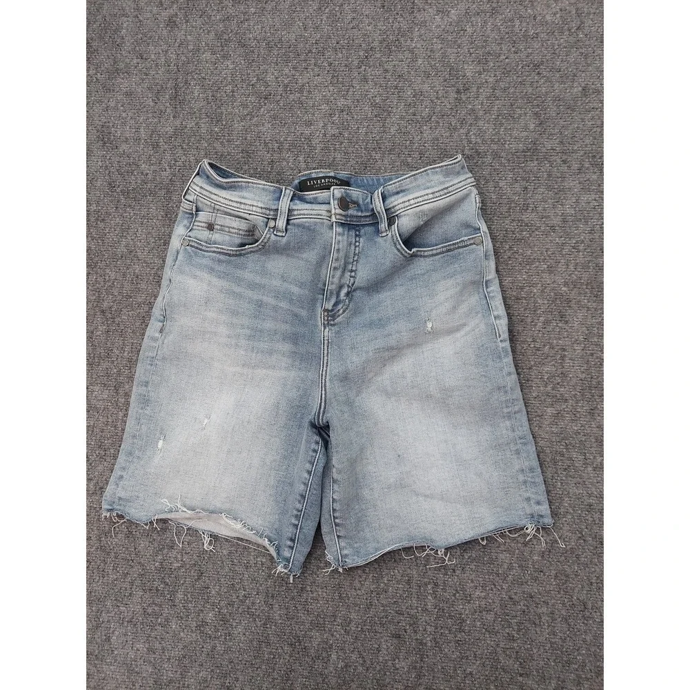 Liverpool Shorts Womens 6 Blue Light Wash Stretch Bermuda Denim Stretch Jean